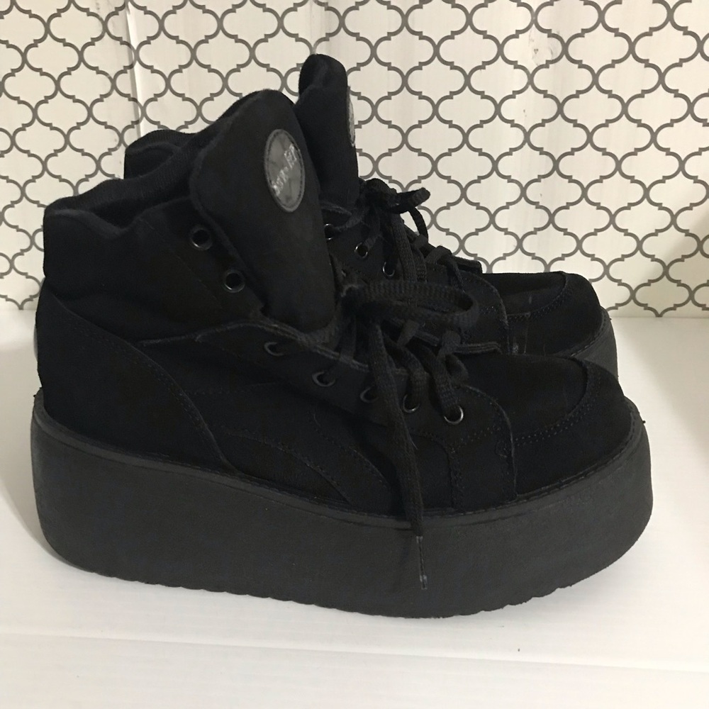 On Your Feet by Chinese Laundry Women's Black Platform Lace-Up Sneakers Size 41